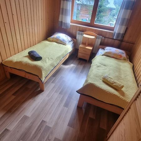 Pod Grusza Pensionat Dzianisz Exteriör bild