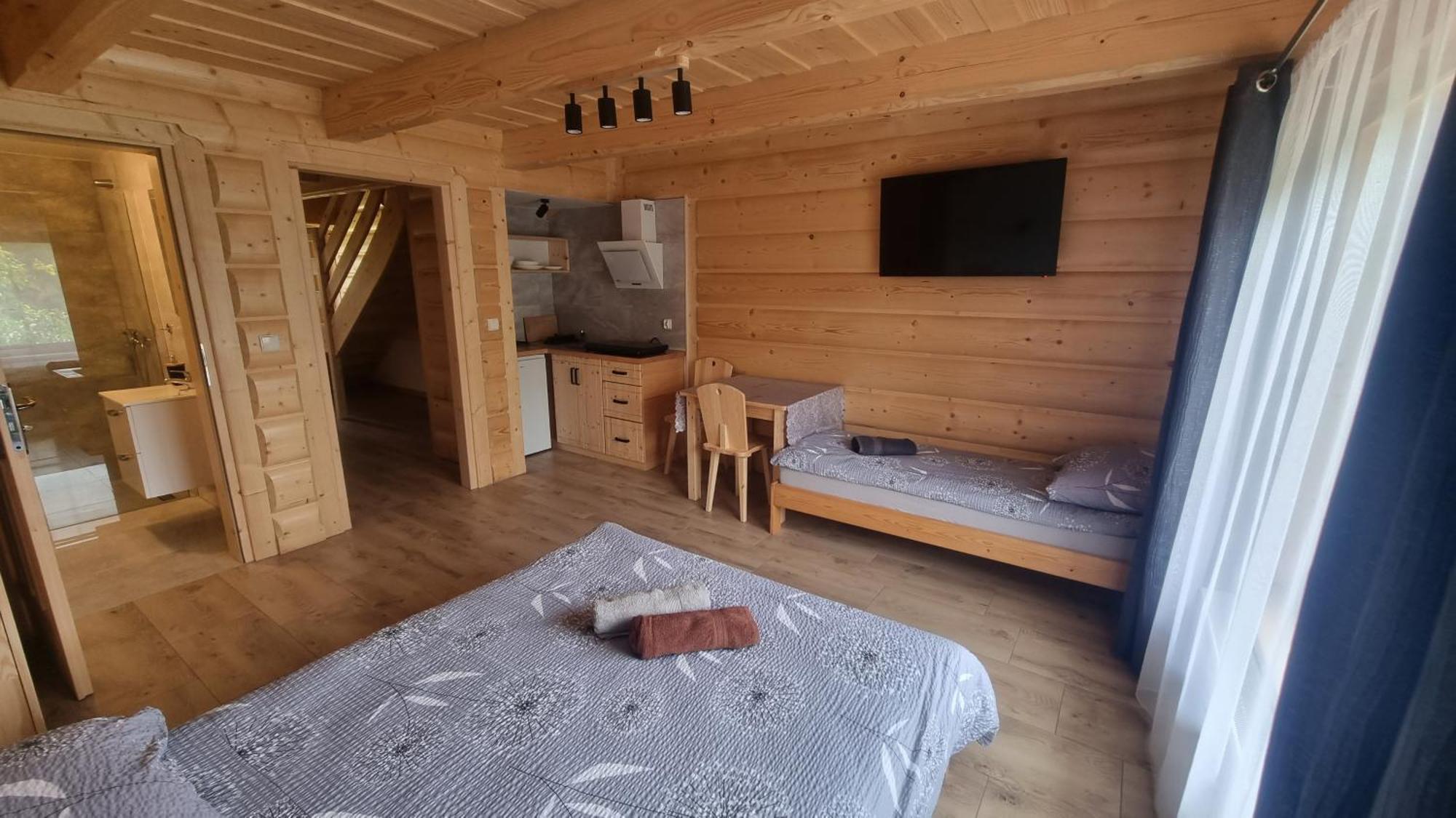Pod Grusza Pensionat Dzianisz Exteriör bild