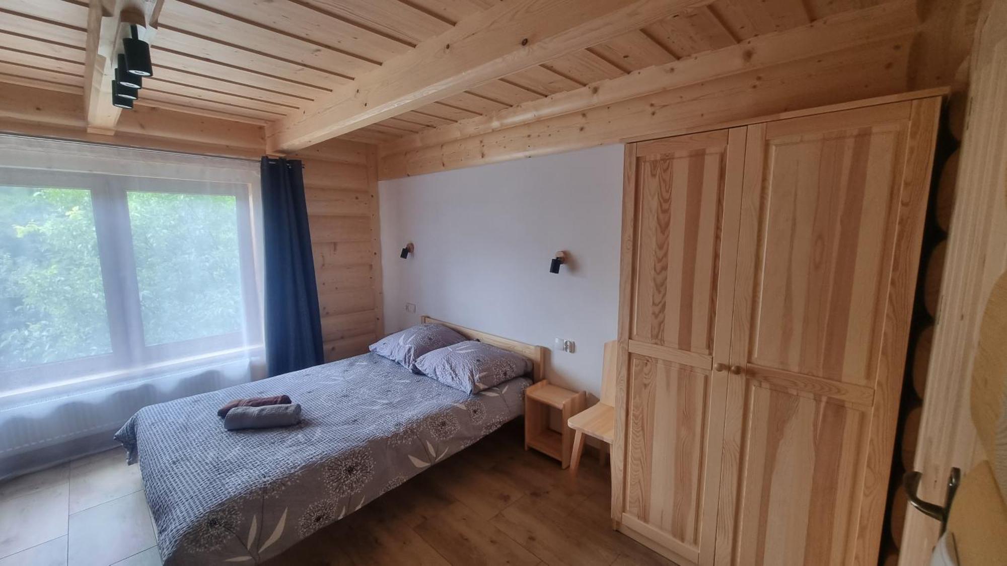 Pod Grusza Pensionat Dzianisz Exteriör bild