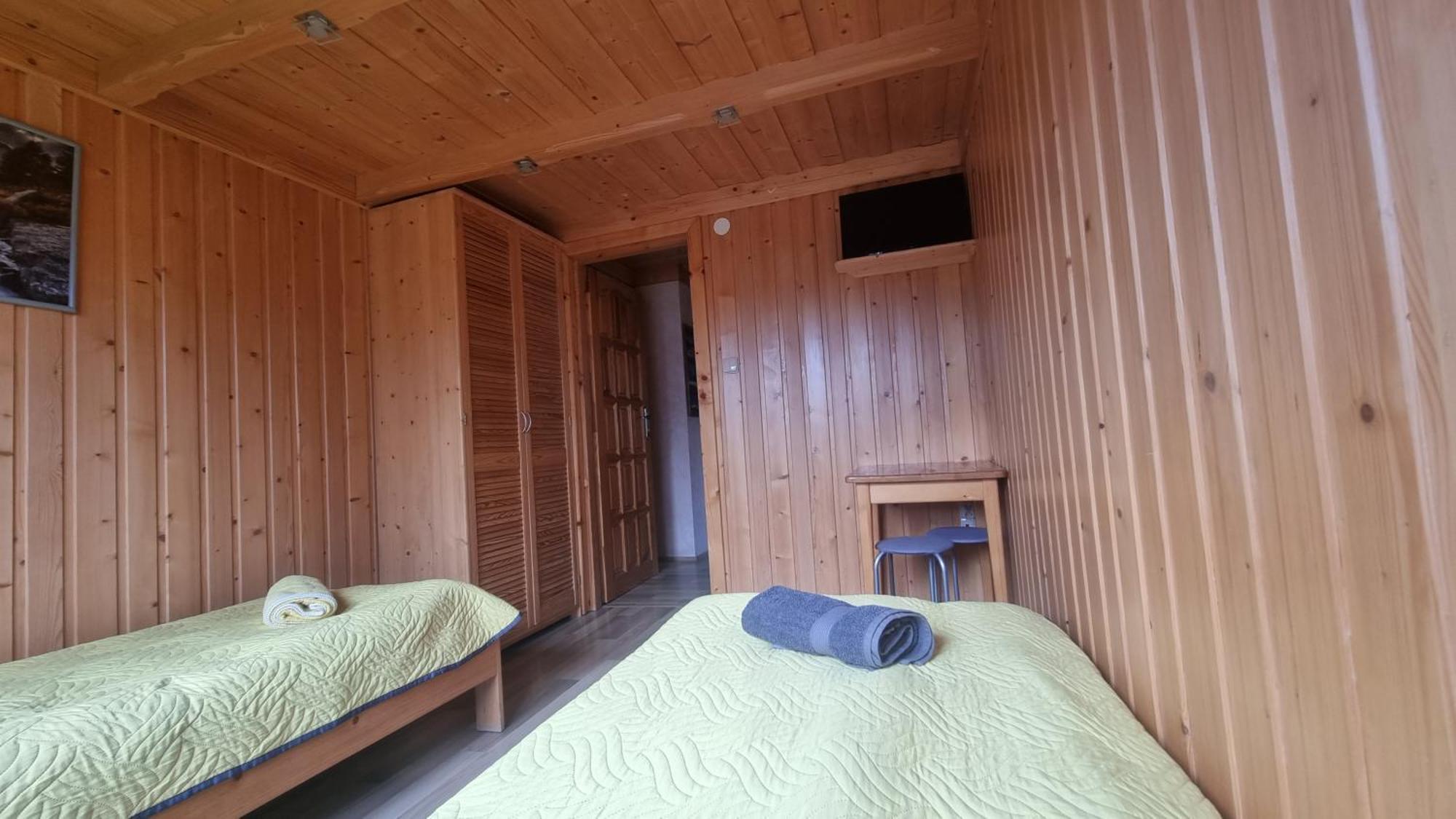 Pod Grusza Pensionat Dzianisz Exteriör bild
