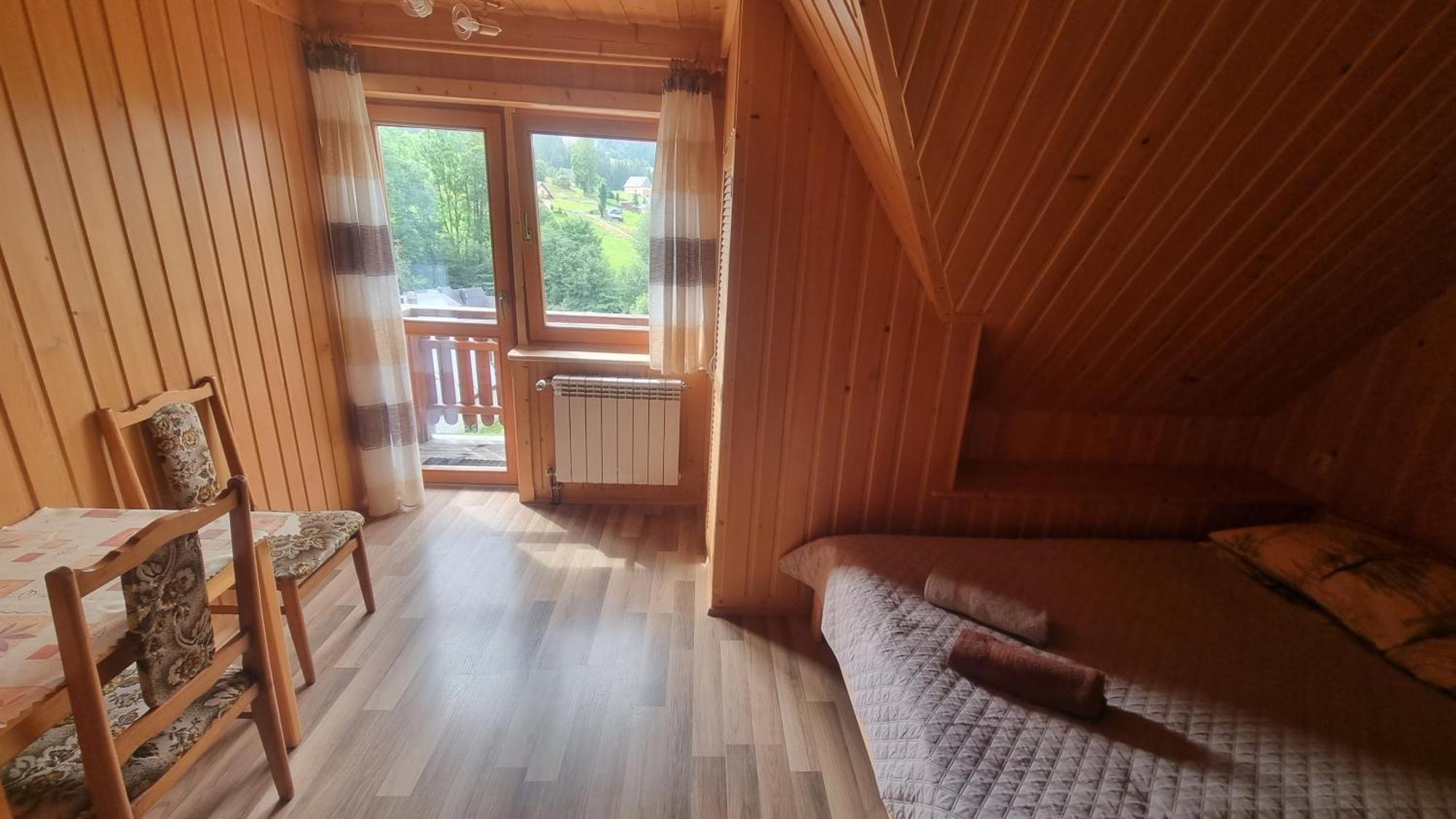 Pod Grusza Pensionat Dzianisz Exteriör bild